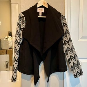 Forever 21 open style drape jacket with chevron grey sleeves